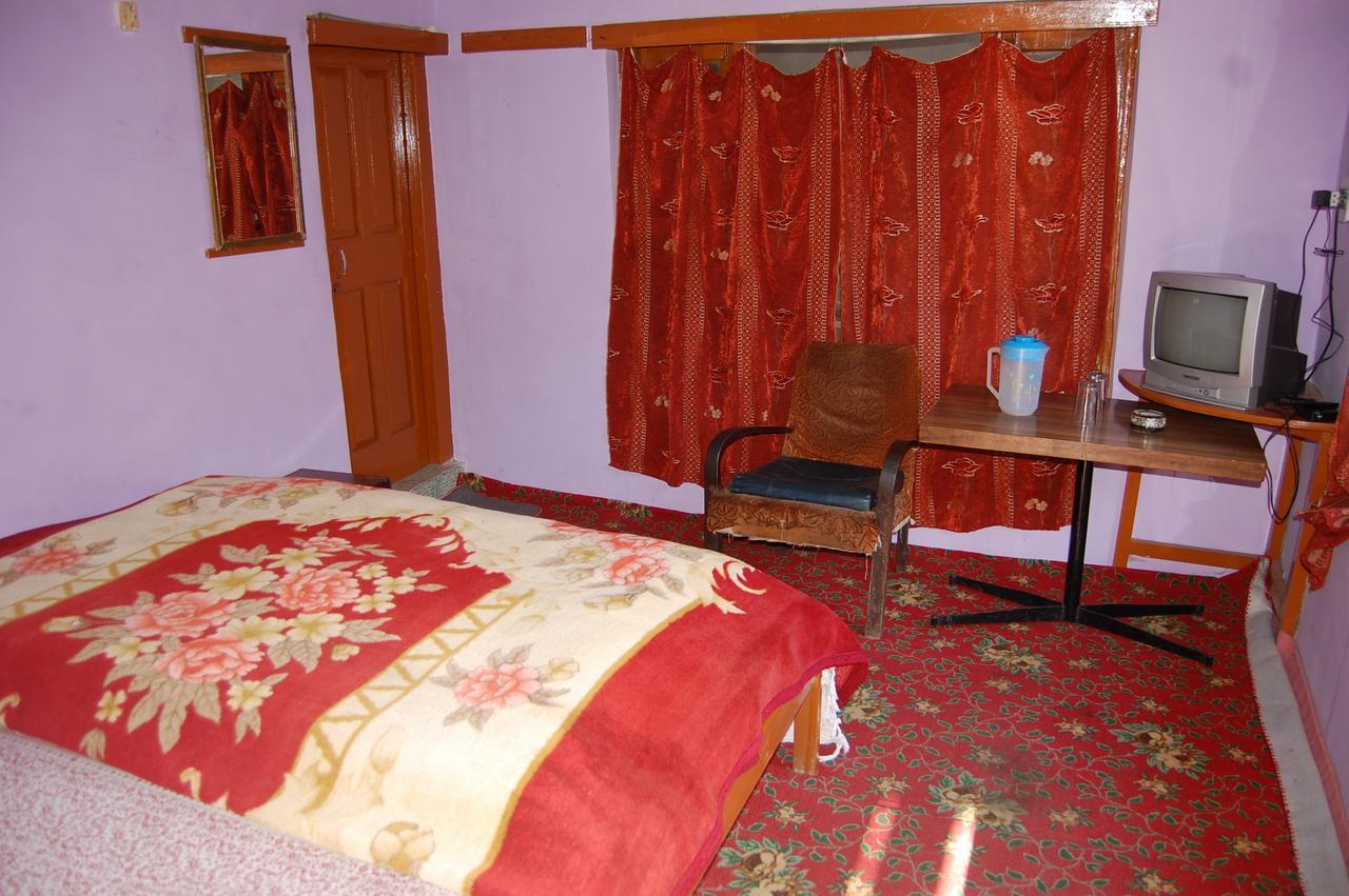 New Relax Inn, Pahalgam, 2 Km From Lidder Valley Екстер'єр фото