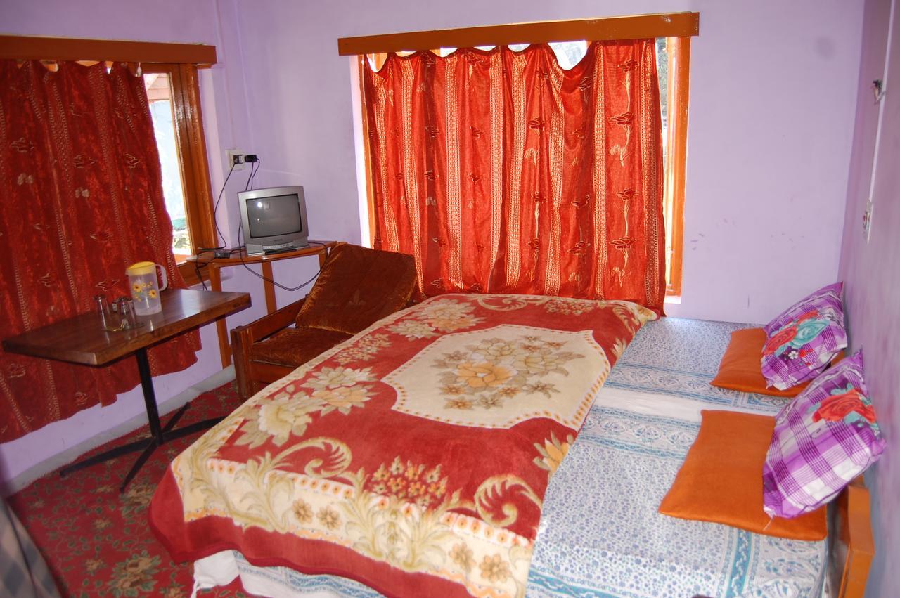 New Relax Inn, Pahalgam, 2 Km From Lidder Valley Екстер'єр фото